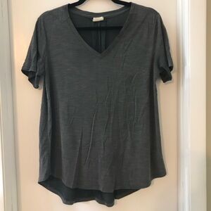 ✨✨5/$10✨✨ Mod Ref Top Blouse Size S Gray Color Never Worn